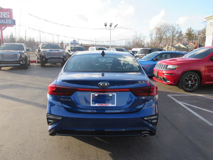 2021 KIA FORTE Image 3