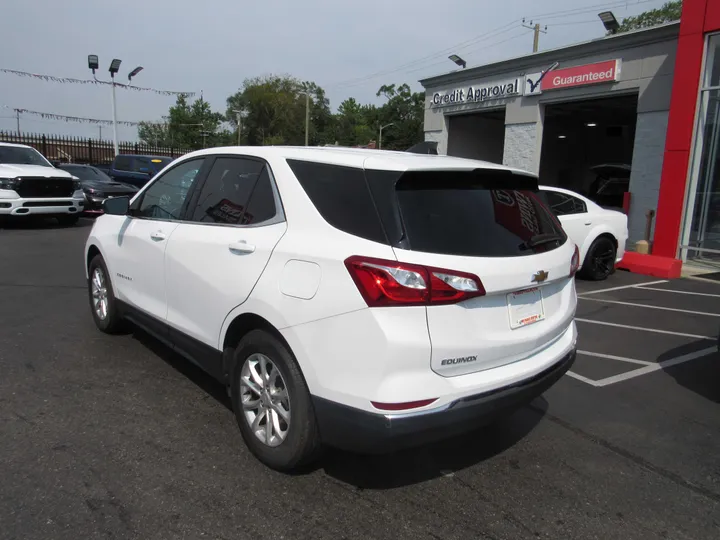 WHITE, 2020 CHEVROLET EQUINOX Image 2