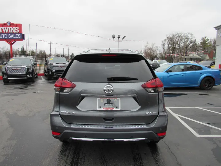 GREY, 2019 NISSAN ROGUE Image 3