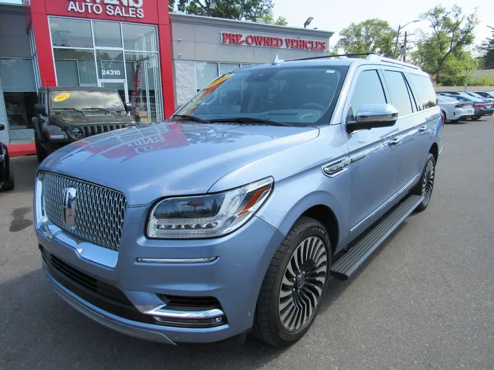 BLUE, 2019 LINCOLN NAVIGATOR L Image 2