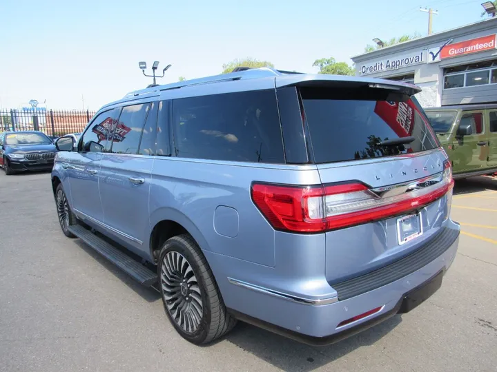 BLUE, 2019 LINCOLN NAVIGATOR L Image 8