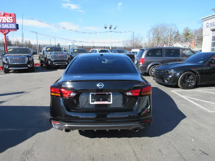 2019 NISSAN ALTIMA Image 3