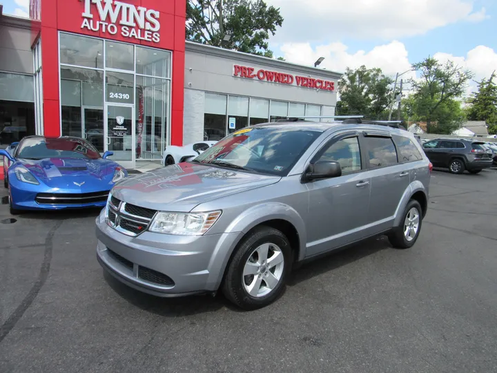 SILVER, 2018 DODGE JOURNEY Image 5