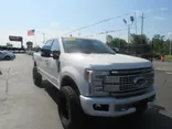 WHITE, 2019 FORD F250 SUPER DUTY CREW CAB Thumnail Image 4