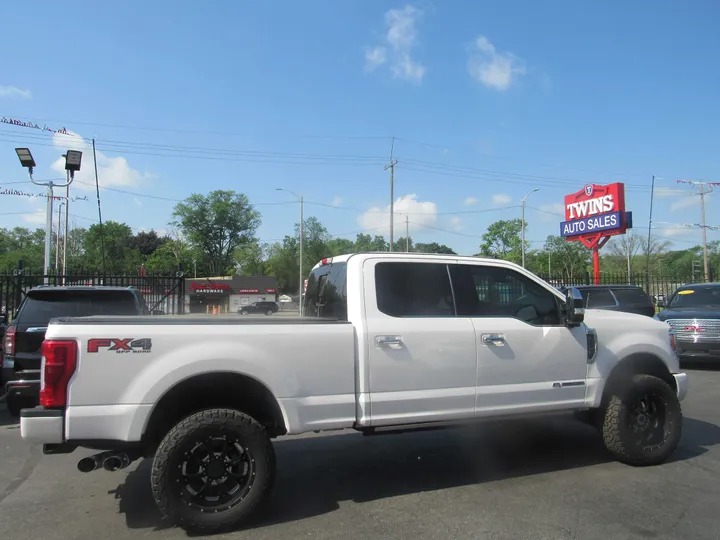 WHITE, 2019 FORD F250 SUPER DUTY CREW CAB Image 5