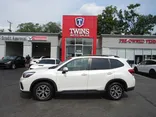 WHITE, 2020 SUBARU FORESTER Thumnail Image 1