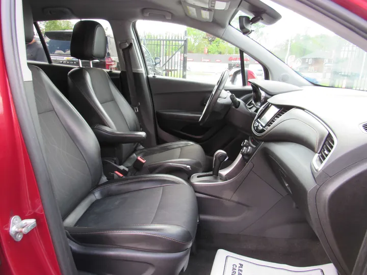 RED, 2018 CHEVROLET TRAX Image 12