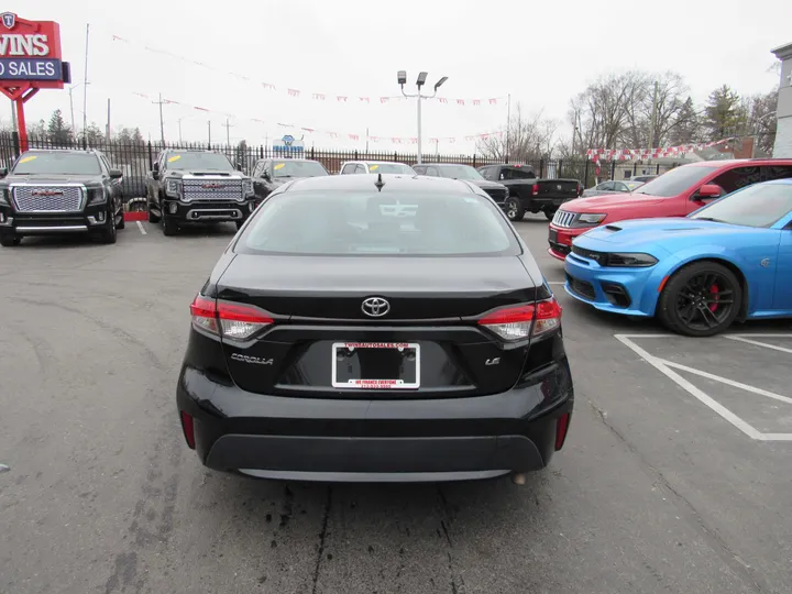 BLACK, 2020 TOYOTA COROLLA Image 3