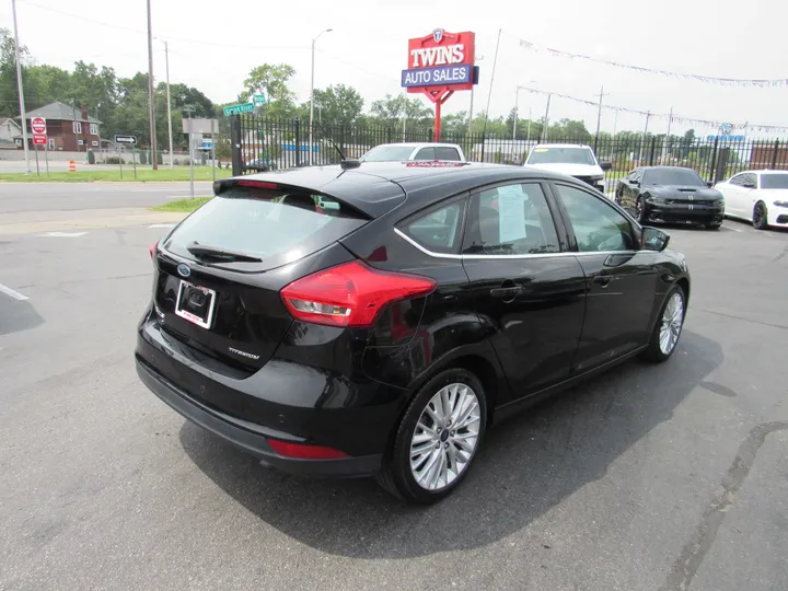 BLACK, 2017 FORD FOCUS Image 3