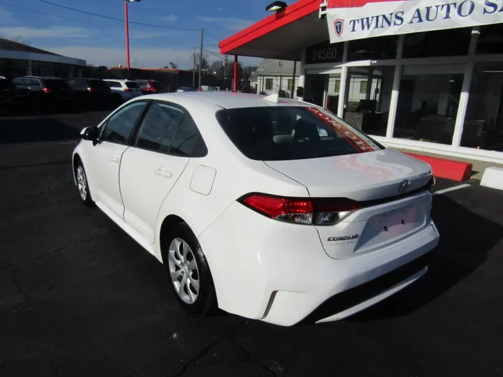 White, 2021 TOYOTA COROLLA Image 2