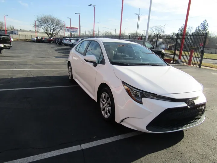 White, 2021 TOYOTA COROLLA Image 5