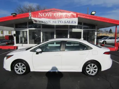 White, 2021 TOYOTA COROLLA Image 