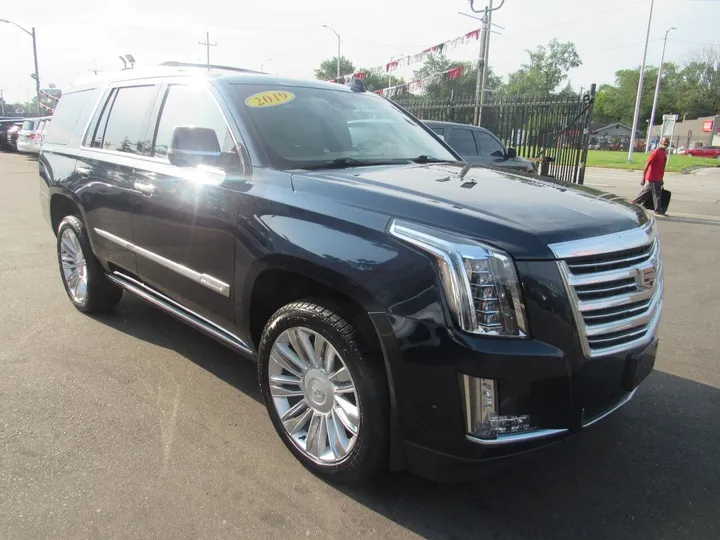 BLUE, 2019 CADILLAC ESCALADE Image 5