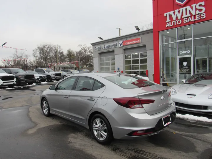 SILVER, 2020 HYUNDAI ELANTRA Image 2