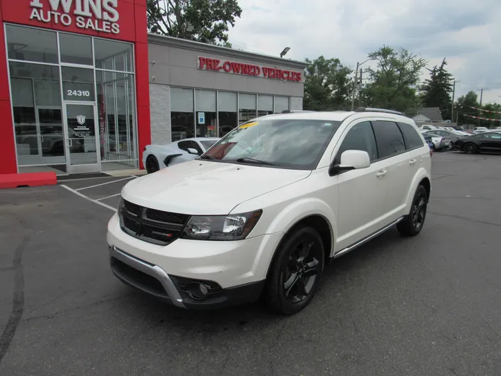 WHITE, 2018 DODGE JOURNEY Image 5