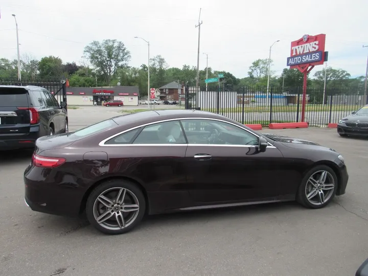 BURGUNDY, 2019 MERCEDES-BENZ E-CLASS Image 5