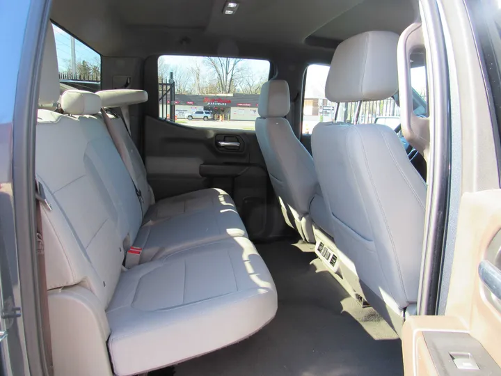 GREY, 2019 CHEVROLET SILVERADO 1500 CREW CAB Image 14