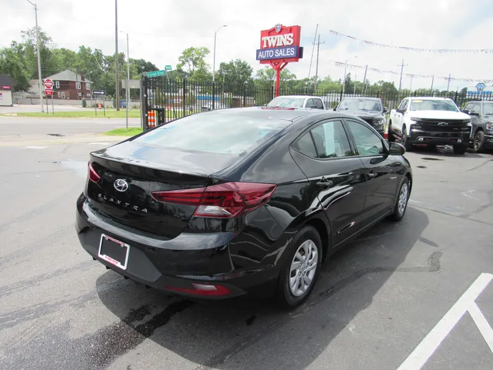 BLACK, 2020 HYUNDAI ELANTRA Image 3