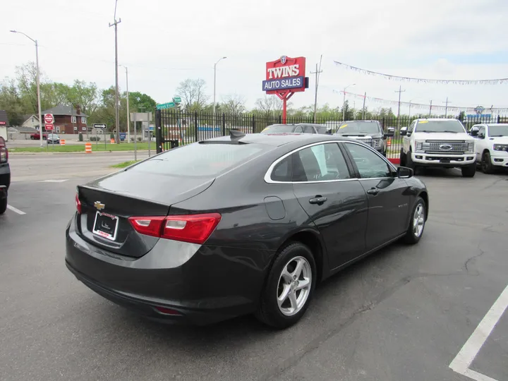 GREY, 2017 CHEVROLET MALIBU Image 3