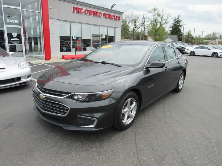 GREY, 2017 CHEVROLET MALIBU Image 5