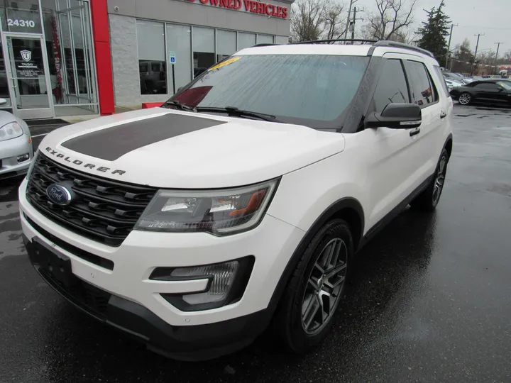 WHITE, 2016 FORD EXPLORER Image 2