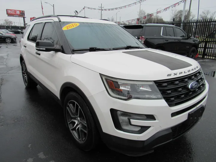 WHITE, 2016 FORD EXPLORER Image 4