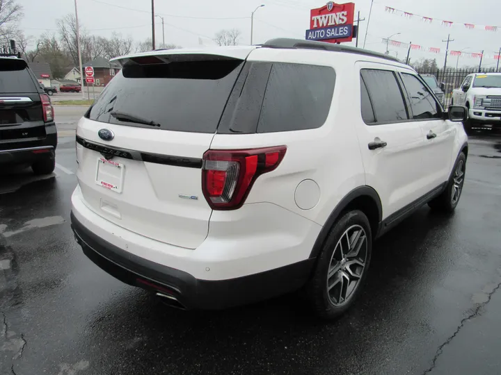 WHITE, 2016 FORD EXPLORER Image 6