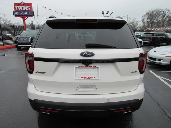 WHITE, 2016 FORD EXPLORER Image 7