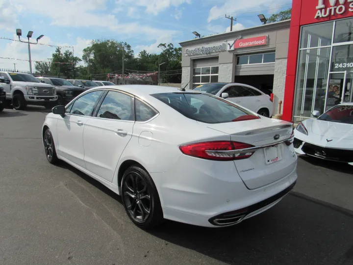 WHITE, 2018 FORD FUSION Image 2