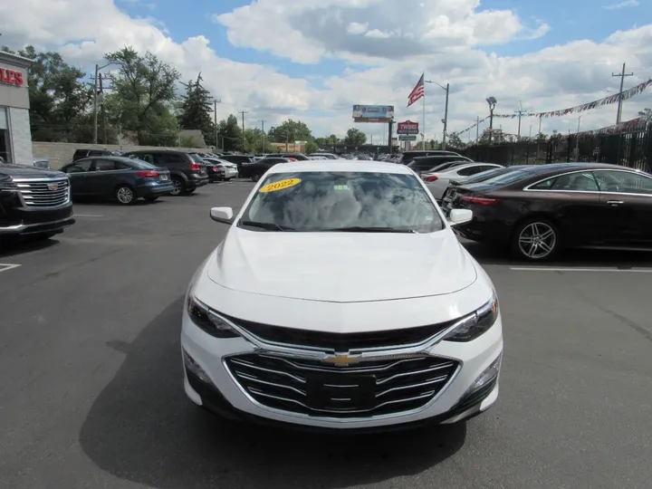 WHITE, 2022 CHEVROLET MALIBU Image 3