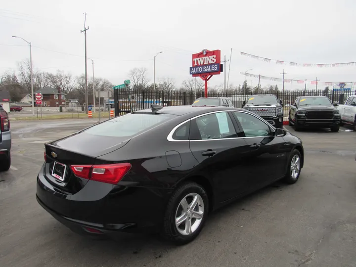 BLACK, 2020 CHEVROLET MALIBU Image 4