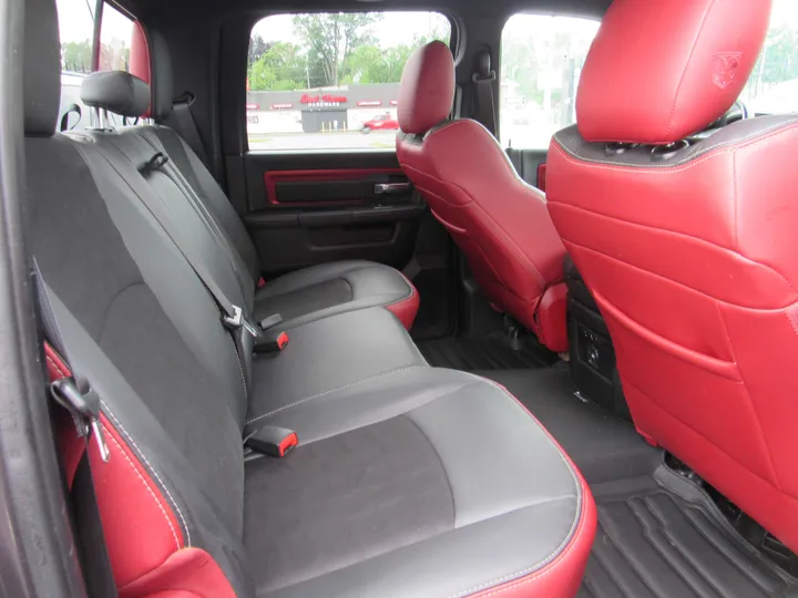 GREY, 2016 RAM 1500 CREW CAB Image 10