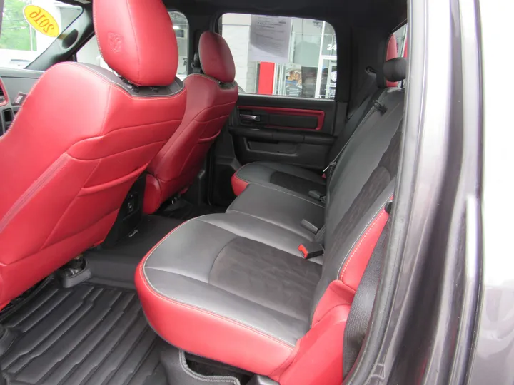 GREY, 2016 RAM 1500 CREW CAB Image 11