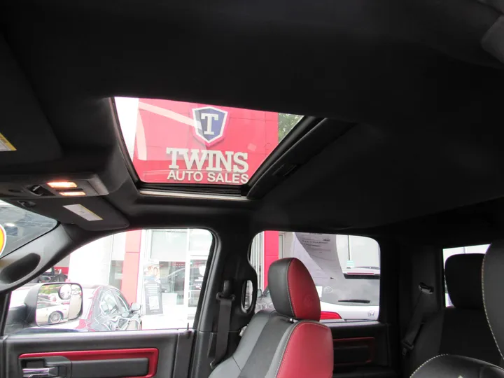 GREY, 2016 RAM 1500 CREW CAB Image 13