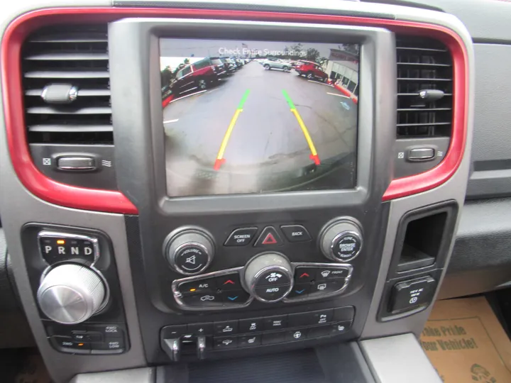GREY, 2016 RAM 1500 CREW CAB Image 16