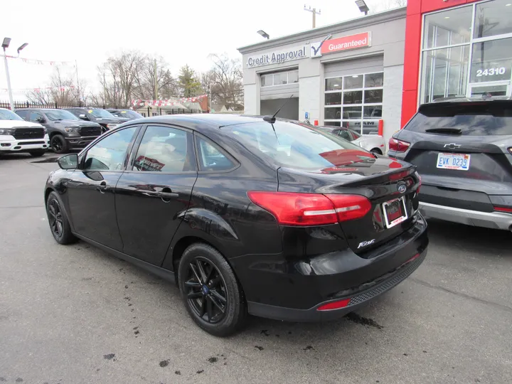 BLACK, 2018 FORD FOCUS Image 2