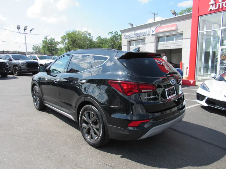 BLACK, 2018 HYUNDAI SANTA FE SPORT Image 2