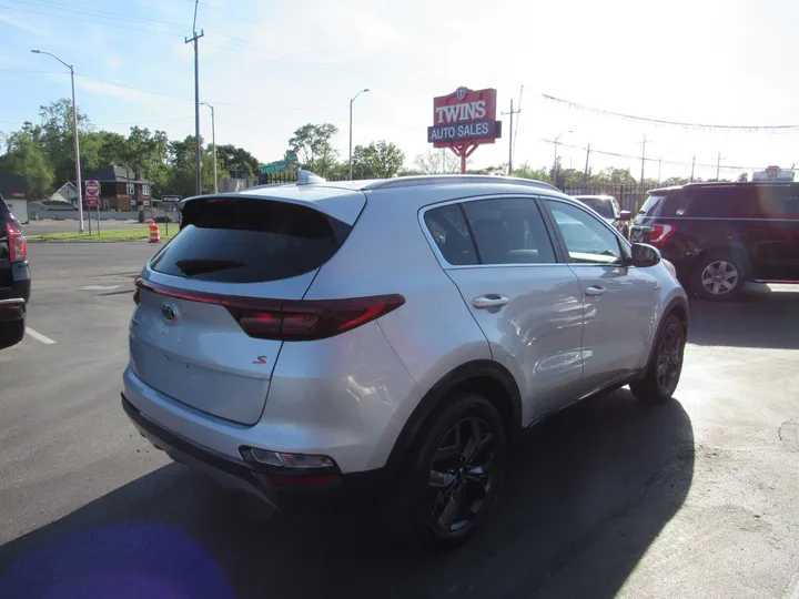 SILVER, 2020 KIA SPORTAGE Image 3