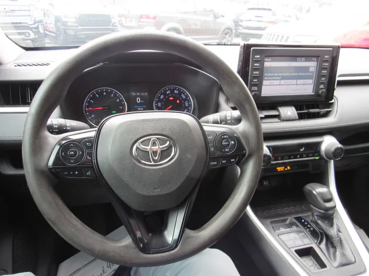 BLACK, 2019 TOYOTA RAV4 Image 8