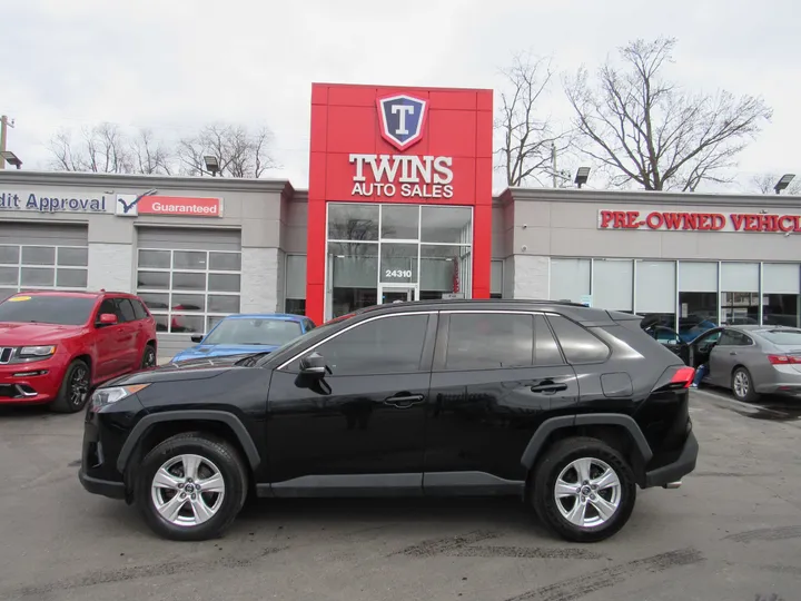 BLACK, 2019 TOYOTA RAV4 Image 1