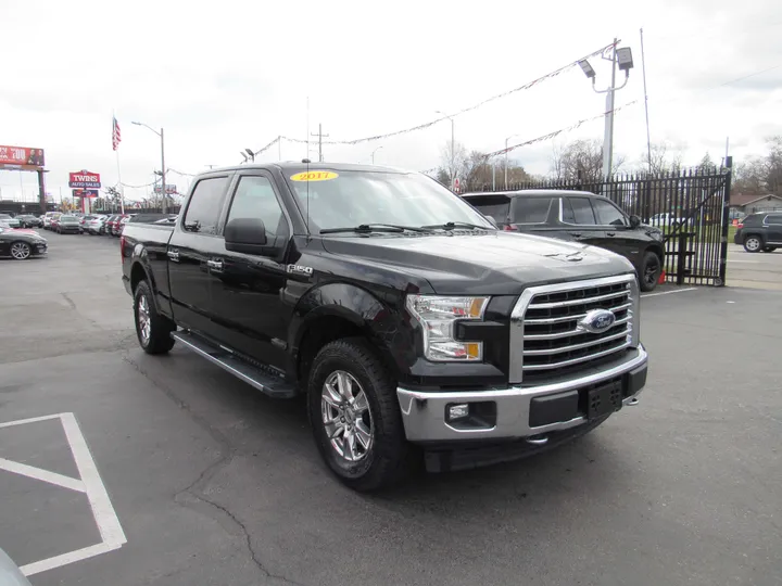 BLACK, 2017 FORD F150 SUPERCREW CAB Image 4