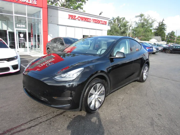 BLACK, 2021 TESLA MODEL Y Image 5