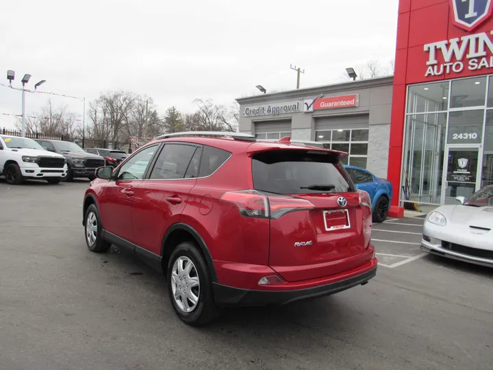 RED, 2017 TOYOTA RAV4 Image 2