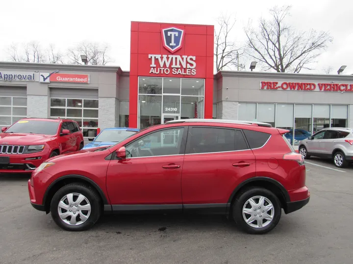 RED, 2017 TOYOTA RAV4 Image 1