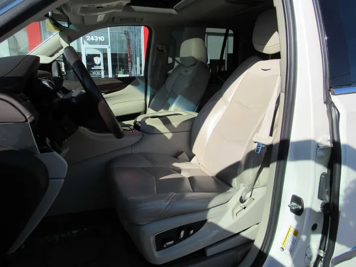 WHITE, 2015 CADILLAC ESCALADE Image 7