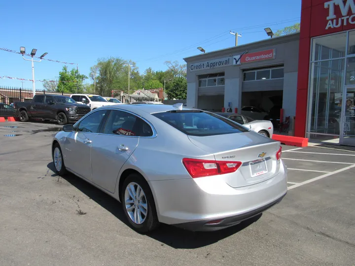 SILVER, 2018 CHEVROLET MALIBU Image 2