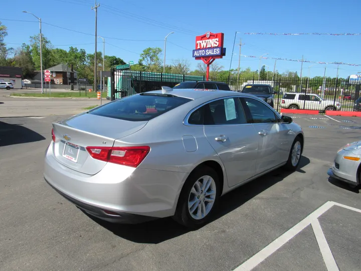 SILVER, 2018 CHEVROLET MALIBU Image 3