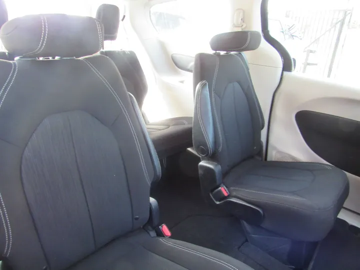 BLACK, 2022 CHRYSLER VOYAGER Image 12