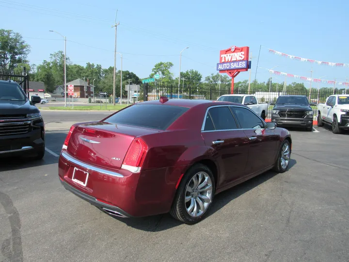 RED, 2019 CHRYSLER 300 Image 3