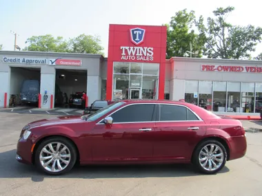 RED, 2019 CHRYSLER 300 Image 